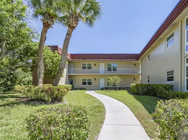 Vero Beach, FL 32962,111 Spring Lake CT 106
