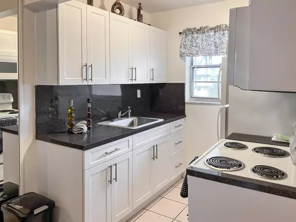 Hollywood, FL 33020,2145 Pierce ST 326