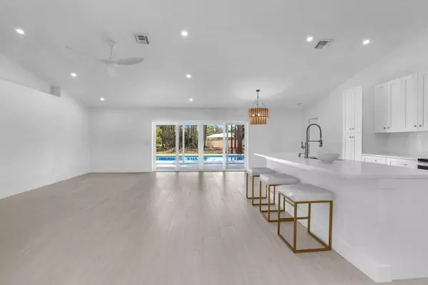 West Palm Beach, FL 33412,6970 N 130th AVE