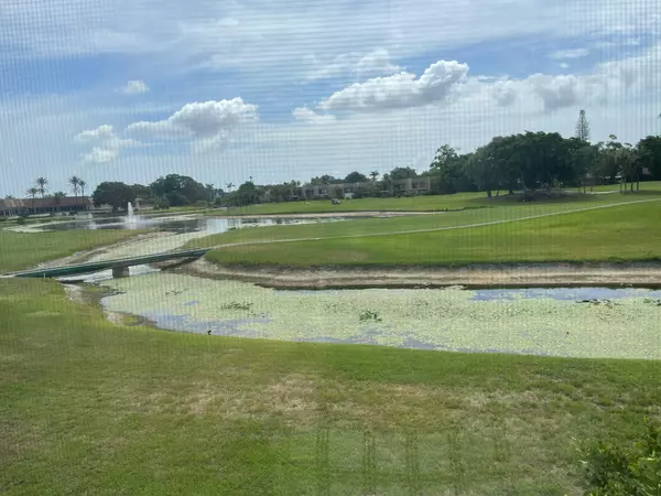 Lake Worth, FL 33467,4539 Luxemburg CT 202