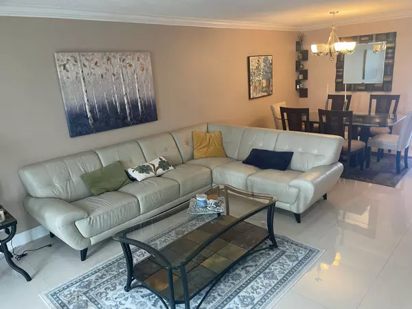 Lake Worth, FL 33467,4539 Luxemburg CT 202