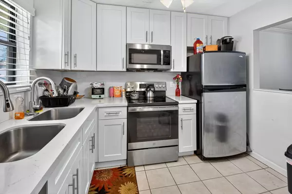 Boca Raton, FL 33433,21894 Lake Forest CIR 106