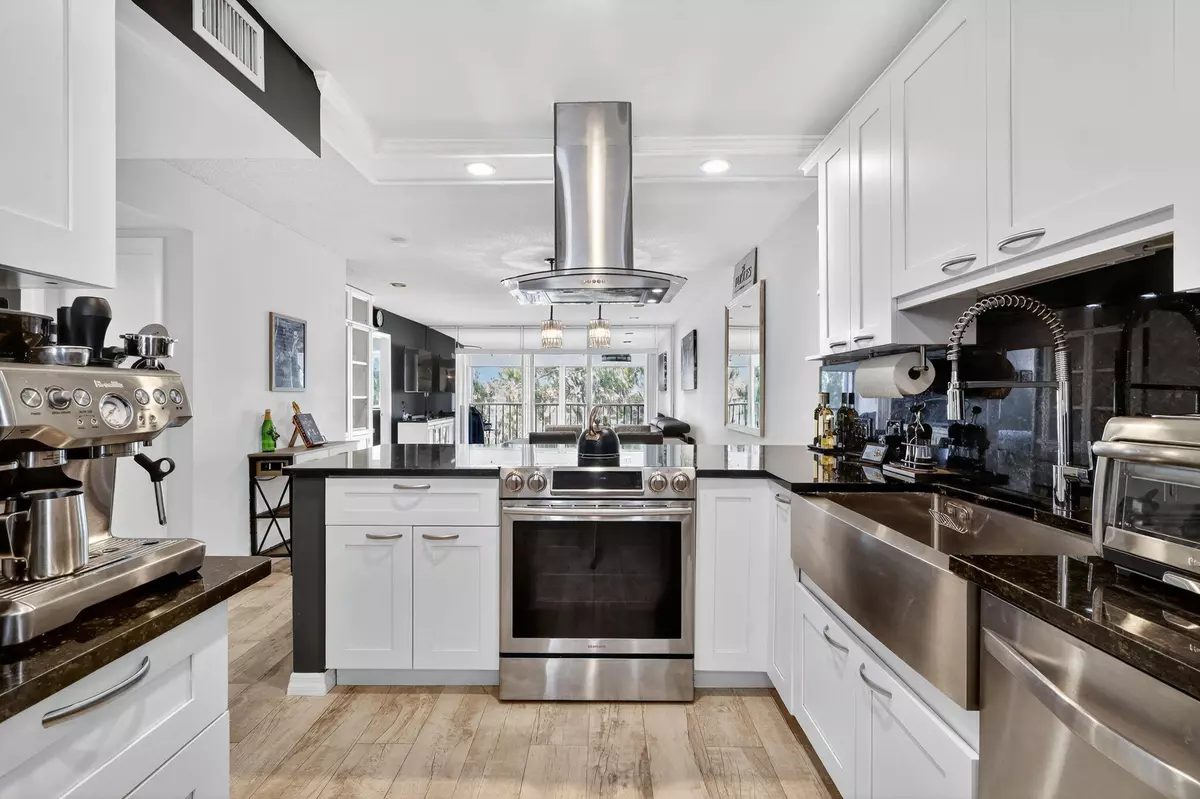 Lake Worth, FL 33467,4471 Luxemburg CT 304