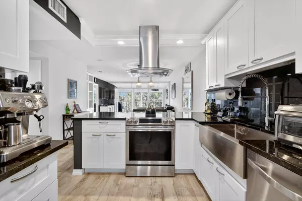 4471 Luxemburg CT 304, Lake Worth, FL 33467