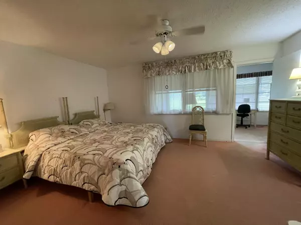 Delray Beach, FL 33445,1065 E Circle TER C