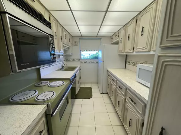 Delray Beach, FL 33445,1065 E Circle TER C