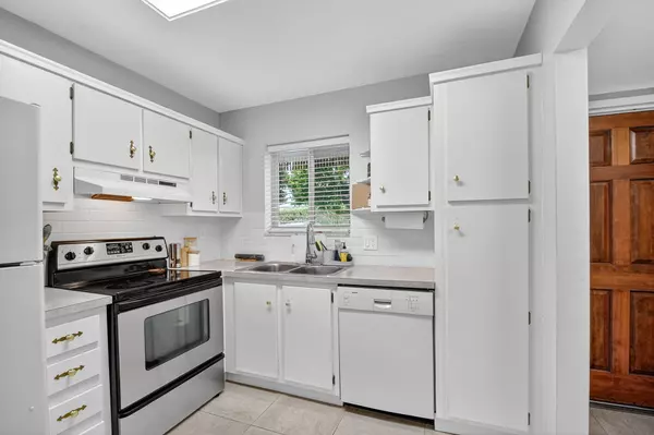 Lantana, FL 33462,200 S Waterway DR 108