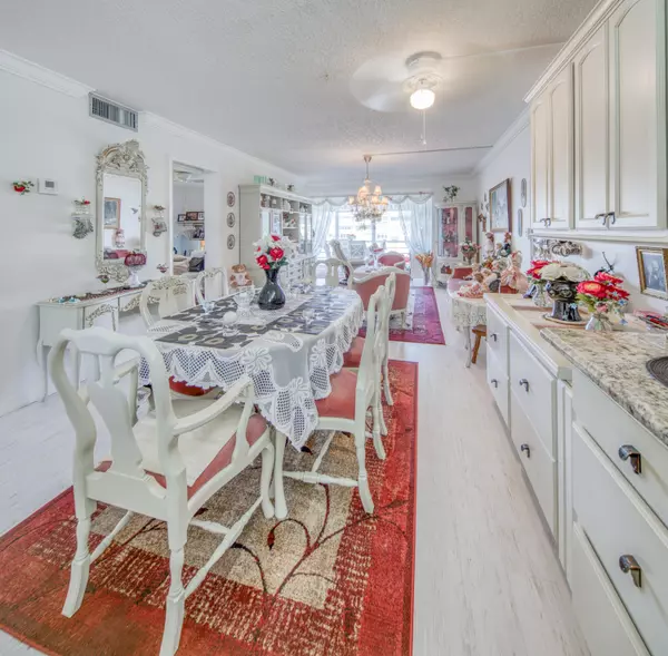 Lake Worth Beach, FL 33461,2615 S Garden DR 205