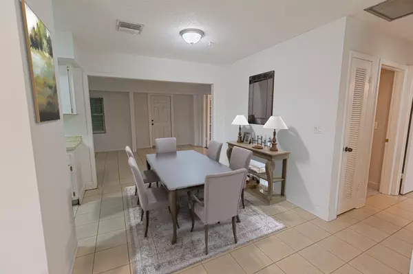 Port Saint Lucie, FL 34983,1148 SE Puritan LN