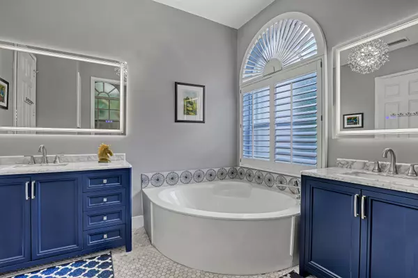 West Palm Beach, FL 33409,2076 Cezanne RD