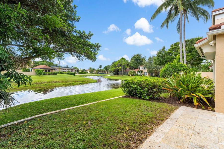 516 Commons DR, Palm Beach Gardens, FL 33418