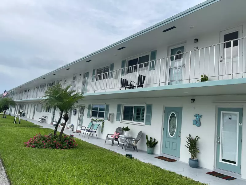 1117 Lake TER F-210, Boynton Beach, FL 33426