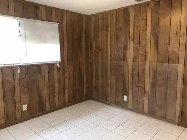 Boynton Beach, FL 33435,332 NE 15th CT