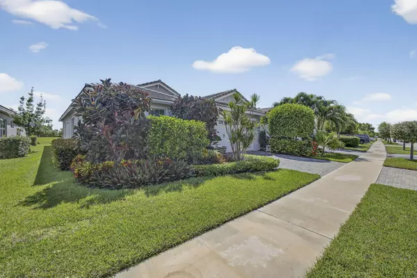 The Acreage, FL 33470,15976 Whippoorwill CIR