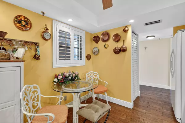 Boca Raton, FL 33487,5340 NW 2nd AVE 421