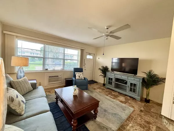 West Palm Beach, FL 33417,150 Easthampton G 150