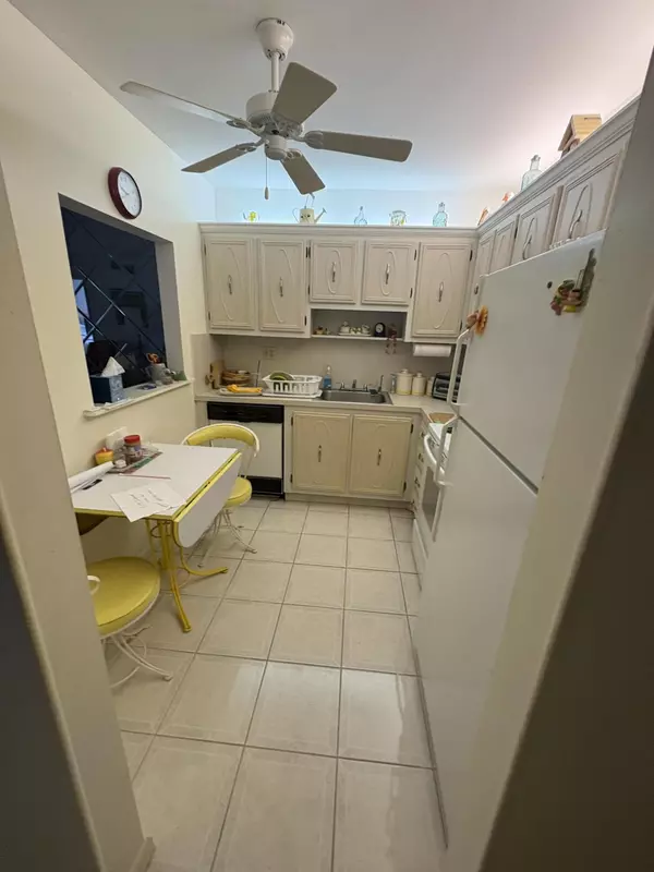 Margate, FL 33068,375 SW 56th AVE 217