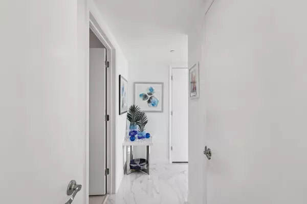 Riviera Beach, FL 33404,2640 Lake Shore DR 507