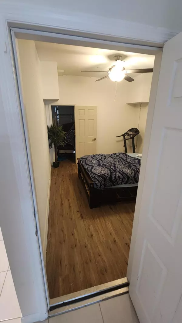 Davie, FL 33314,6002 Clydesdale CT