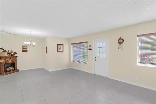 Greenacres, FL 33463,3492 La Mar CT C-1