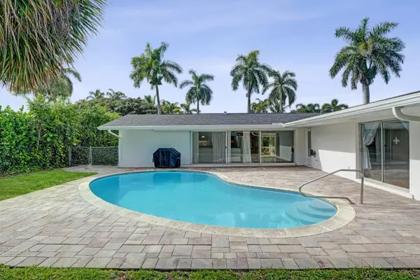 Boca Raton, FL 33486,811 W Royal Palm RD