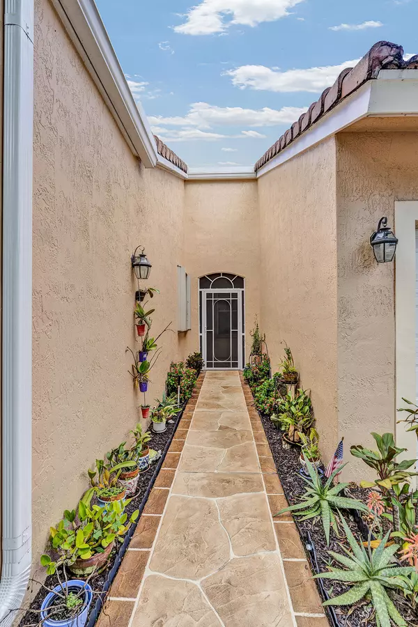 Delray Beach, FL 33445,2455 S Coral Trace CIR