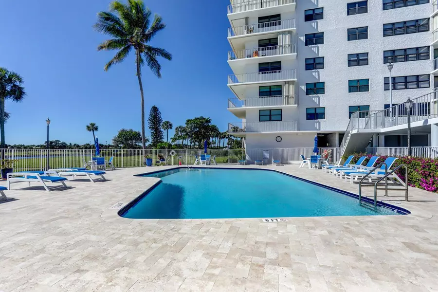 336 Golfview RD 203, North Palm Beach, FL 33408