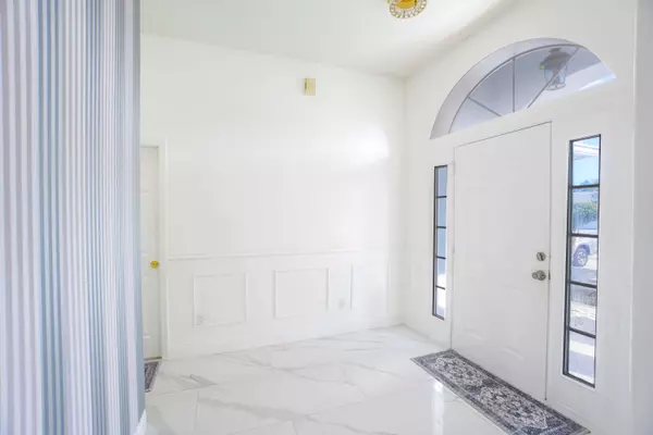 Port Saint Lucie, FL 34983,931 SE Belfast AVE