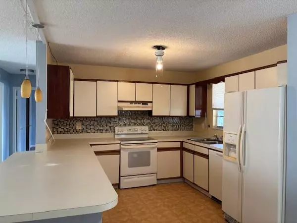 Port Saint Lucie, FL 34983,533 SW S Twig AVE