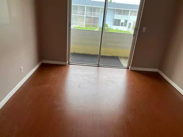 West Palm Beach, FL 33417,114 E Salisbury E