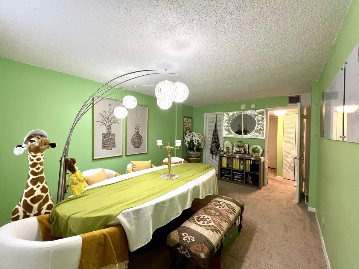West Palm Beach, FL 33401,500 Executive Center DR 3-F