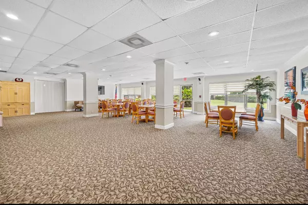 Coral Springs, FL 33065,10777 W Sample RD 609