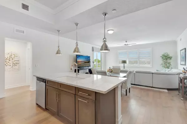 Juno Beach, FL 33408,444 N Bay Colony DR