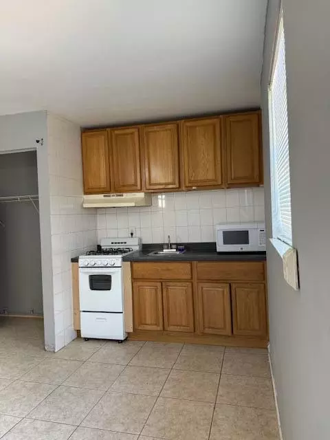 West Palm Beach, FL 33405,1017 W Lakewood RD