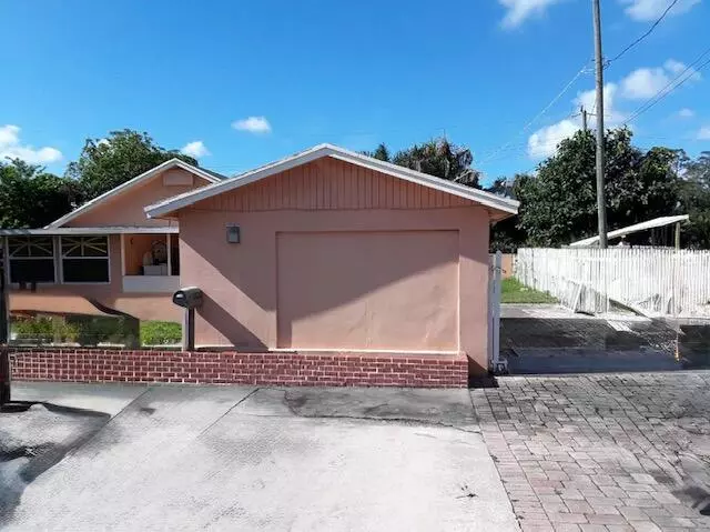 West Palm Beach, FL 33405,1017 W Lakewood RD