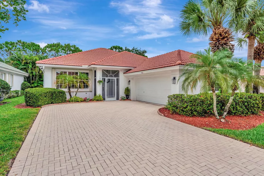 9132 Bay Harbour CIR, West Palm Beach, FL 33411