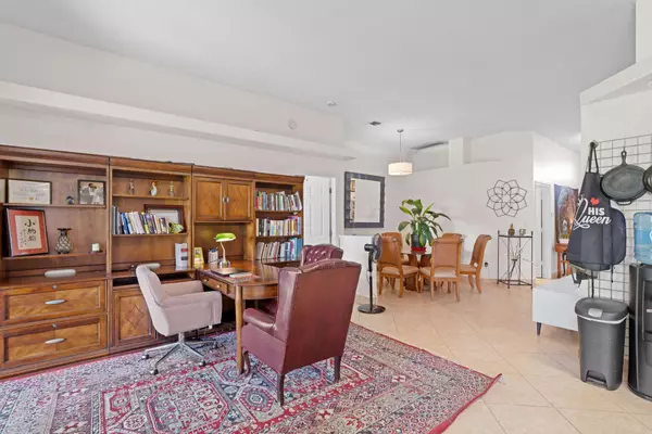 West Palm Beach, FL 33417,5078 W Willow Pond W RD