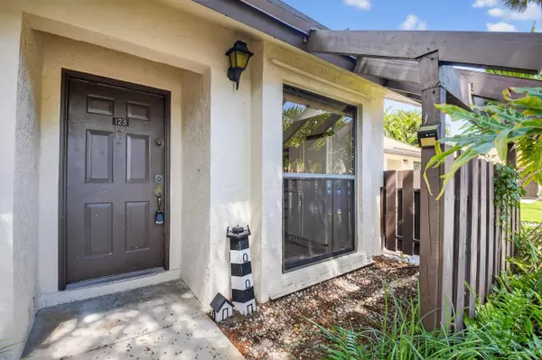 Boynton Beach, FL 33426,123 Via De Casas Norte