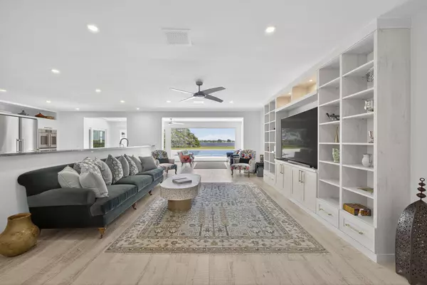 West Palm Beach, FL 33401,8 Woodbrook CIR