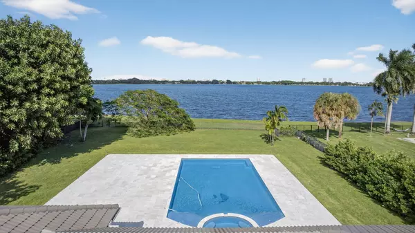 West Palm Beach, FL 33401,8 Woodbrook CIR