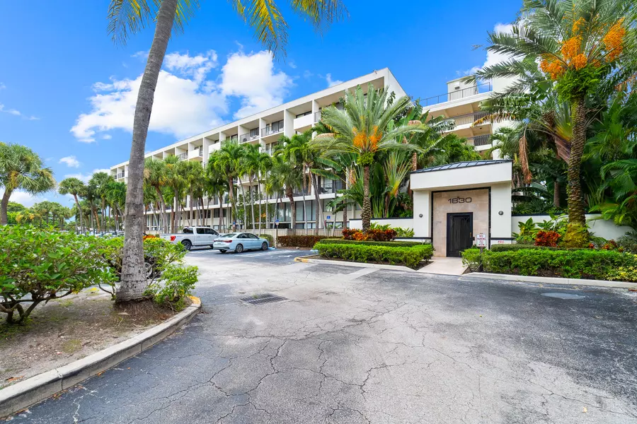 1830 Embassy DR 107, West Palm Beach, FL 33401