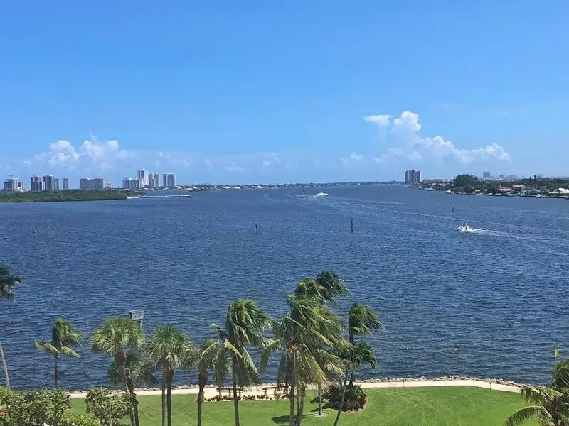 115 Lakeshore DR 746, North Palm Beach, FL 33408