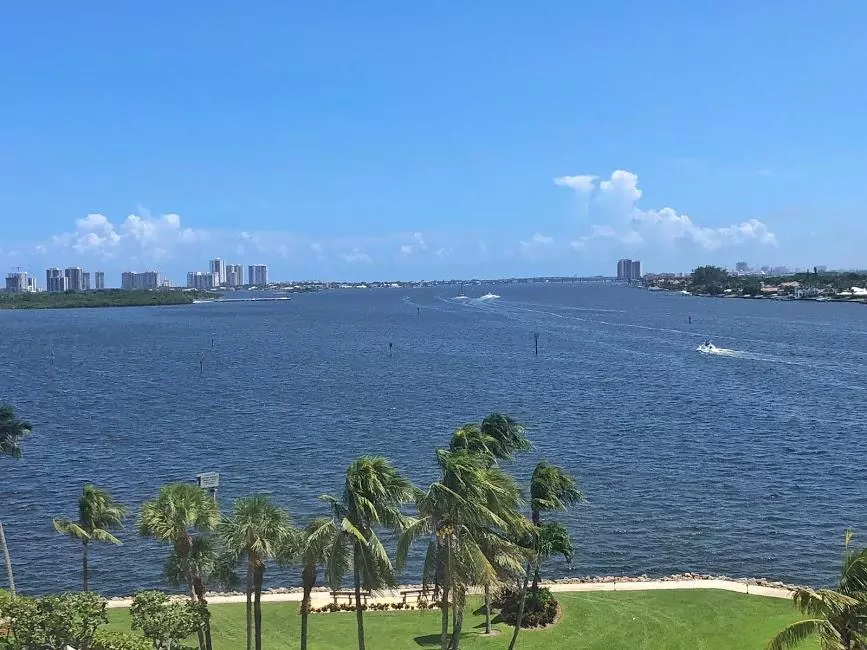 North Palm Beach, FL 33408,115 Lakeshore DR 746