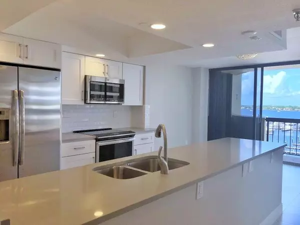 North Palm Beach, FL 33408,115 Lakeshore DR 746