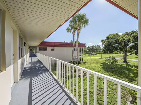 Vero Beach, FL 32962,43 Woodland DR 205