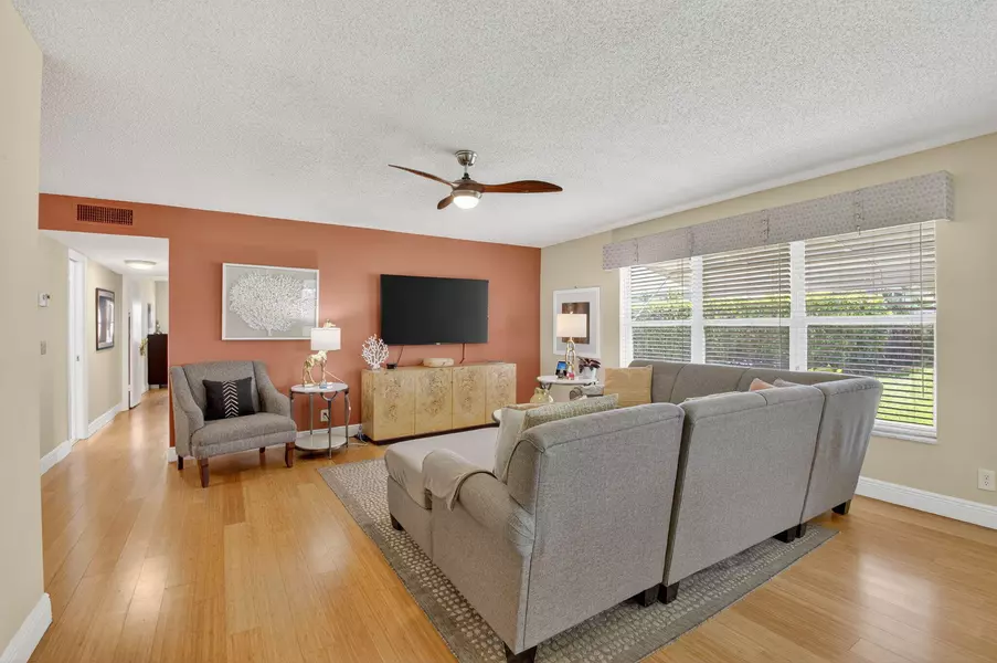 762 N High Point BLVD D, Delray Beach, FL 33445
