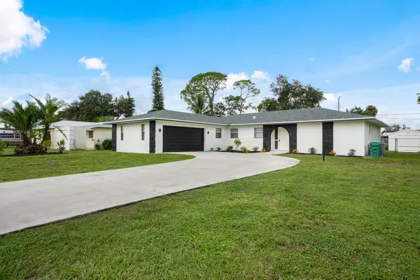 Port Saint Lucie, FL 34983,417 SE Tranquilla AVE
