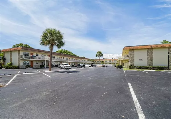 Vero Beach, FL 32960,923 22nd PL 217