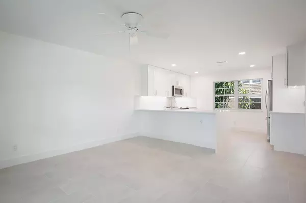 West Palm Beach, FL 33401,705 New York ST