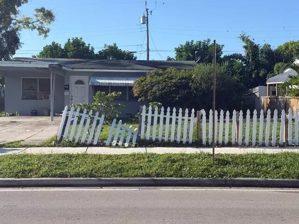 Lake Worth Beach, FL 33460,1005 S 12th AVE